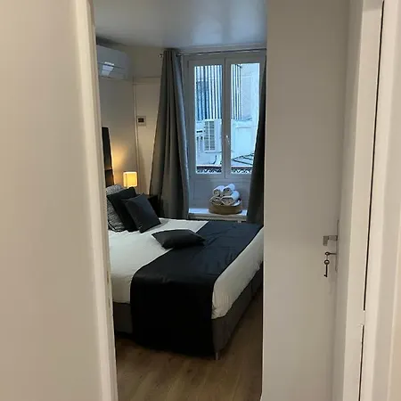 Notre Dame - Stylish * París